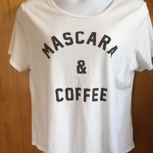 Old navy mascara & coffee t shirt